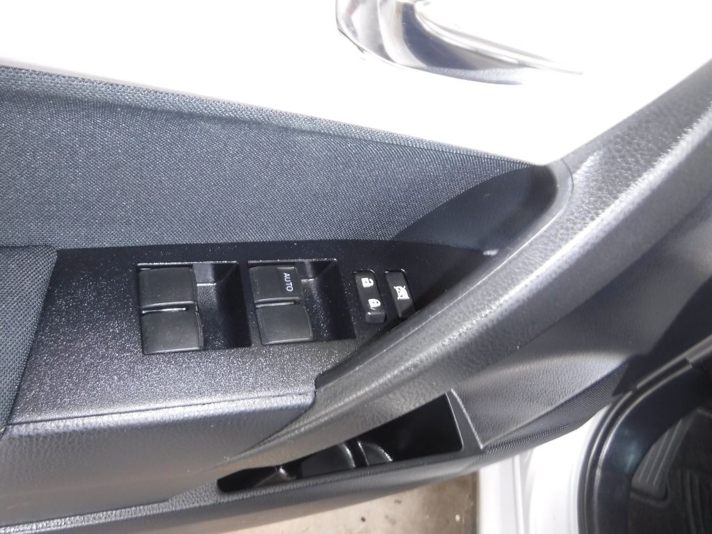 2014 Toyota Corolla Image 39