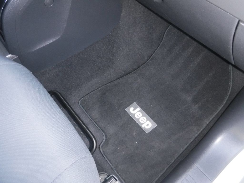 2009 Jeep Compass Image 39