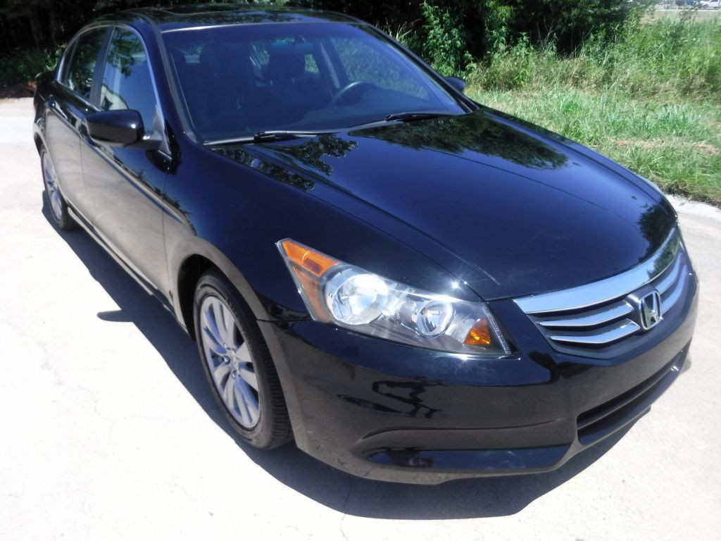 2011 Honda Accord Image 2