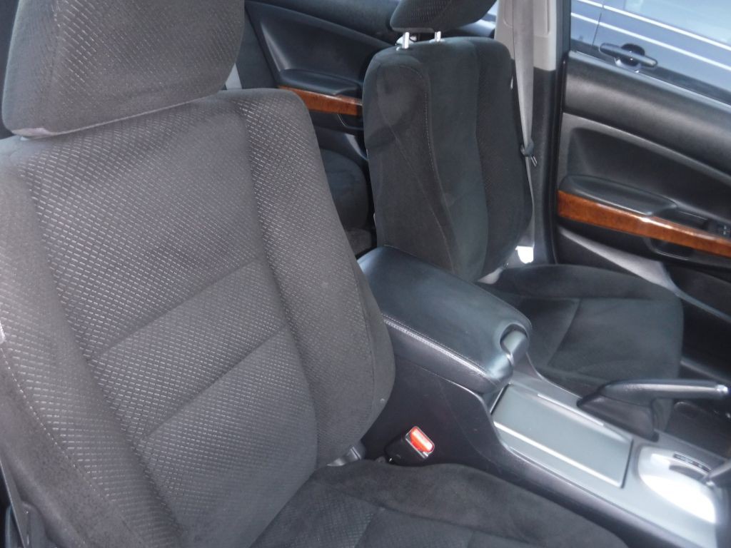 2011 Honda Accord Image 24
