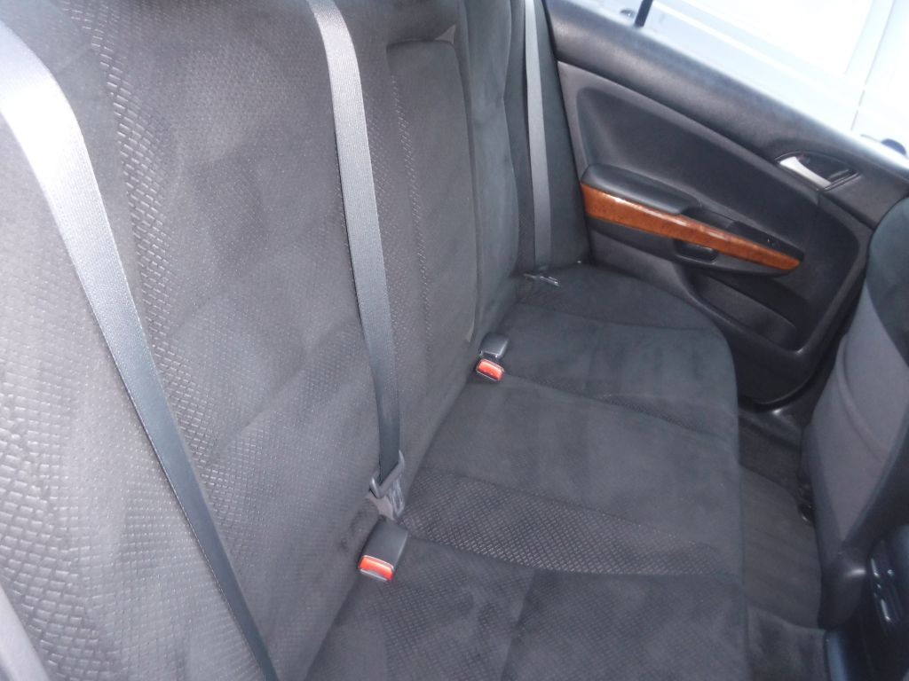 2011 Honda Accord Image 30