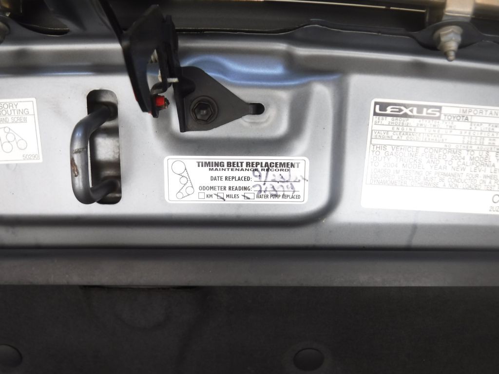 2004 Lexus GX Image 24