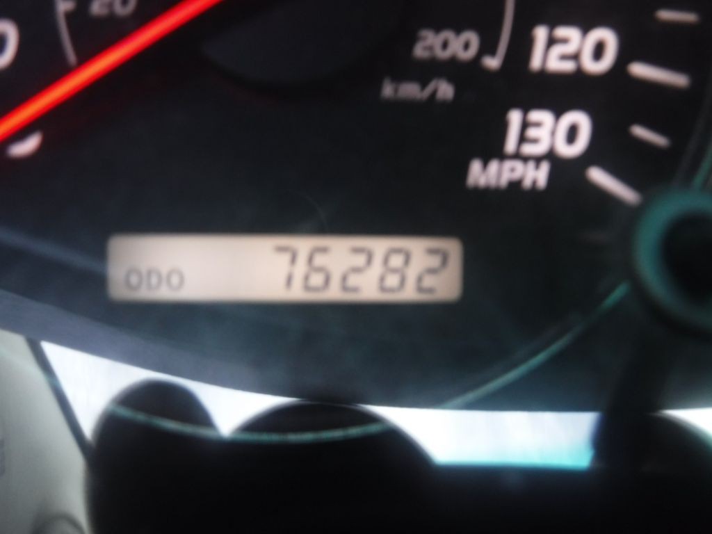 2004 Lexus GX Image 25