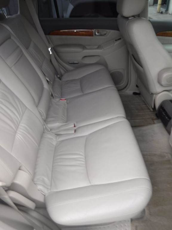 2004 Lexus GX Image 31