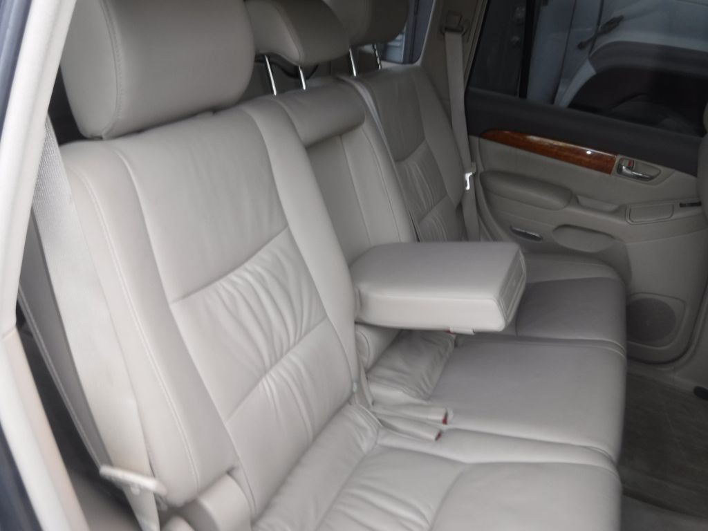 2004 Lexus GX Image 33