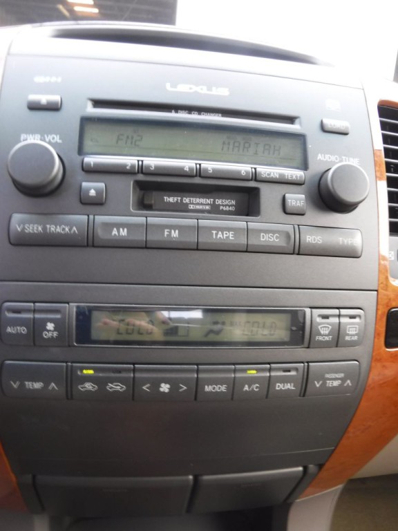2004 Lexus GX Image 40
