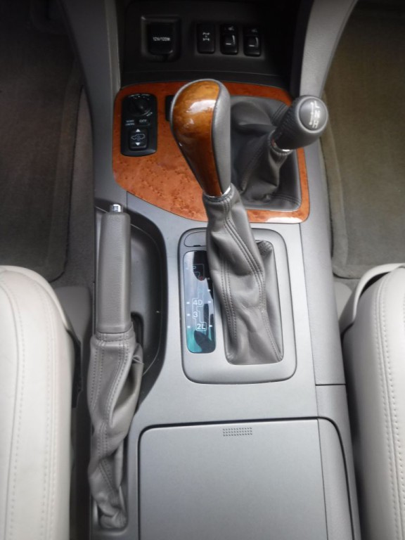 2004 Lexus GX Image 42