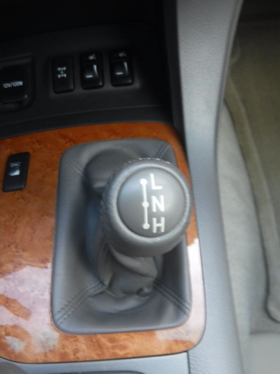 2004 Lexus GX Image 43