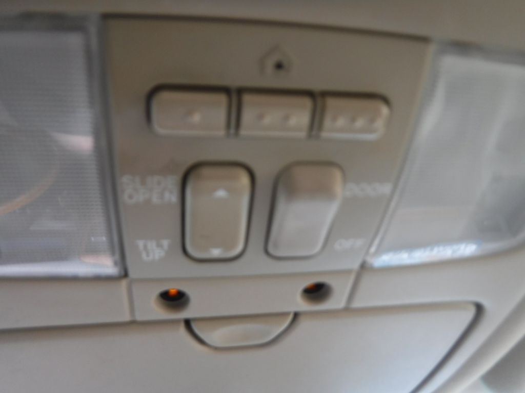 2004 Lexus GX Image 48
