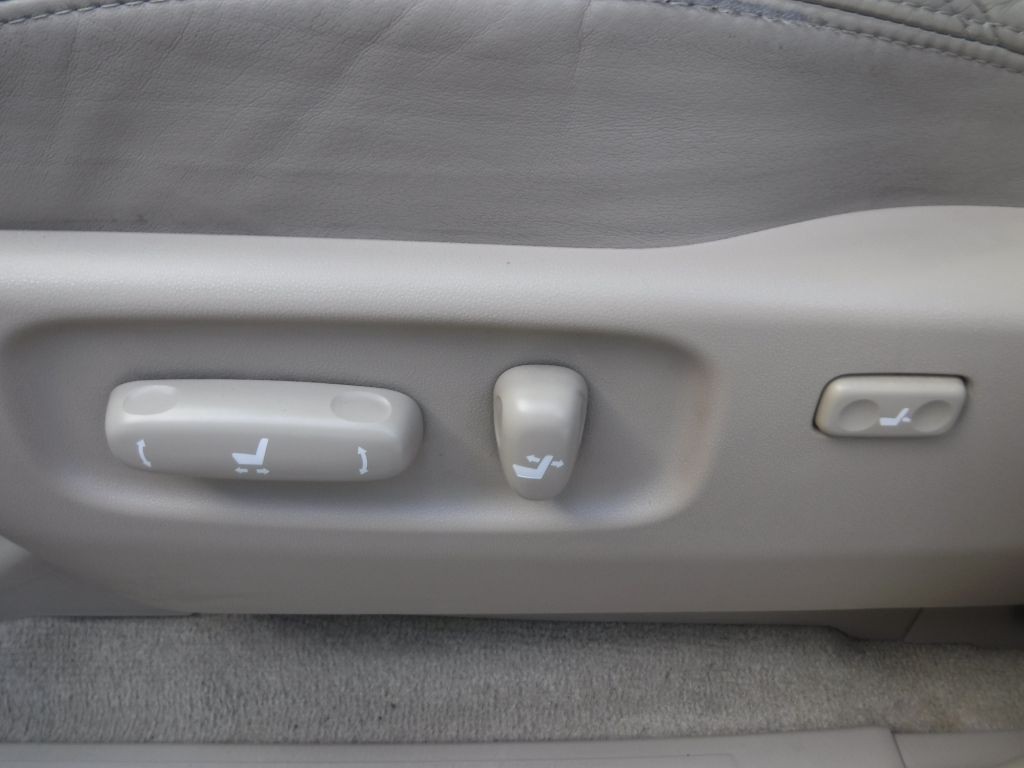 2004 Lexus GX Image 49
