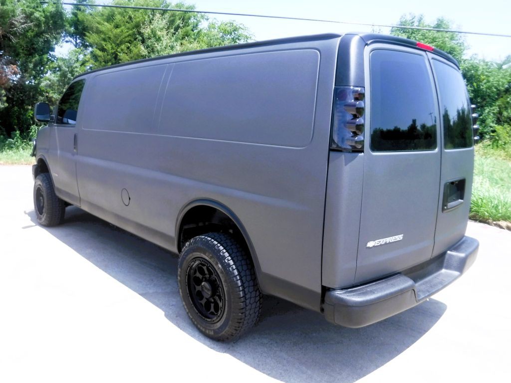 2008 Chevrolet Express Image 12