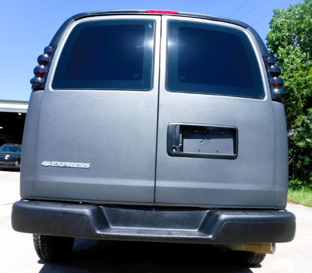 2008 Chevrolet Express Image 20