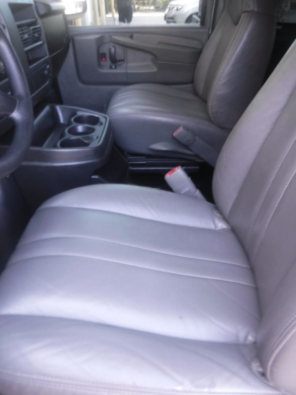2008 Chevrolet Express Image 37
