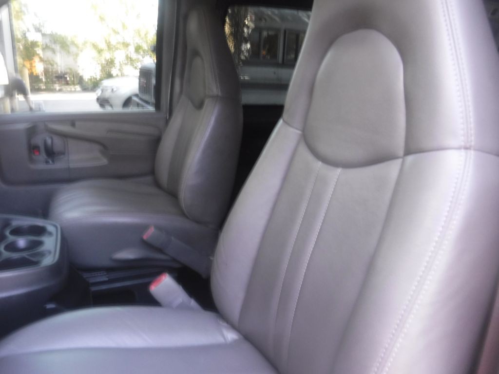 2008 Chevrolet Express Image 39