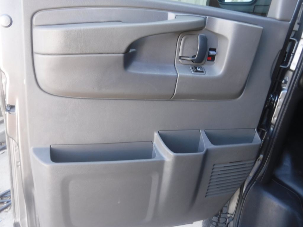 2008 Chevrolet Express Image 48