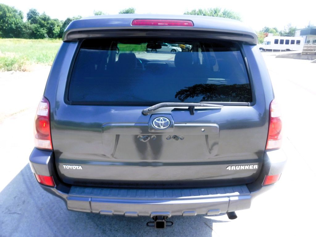 2005 Toyota 4Runner Image 16