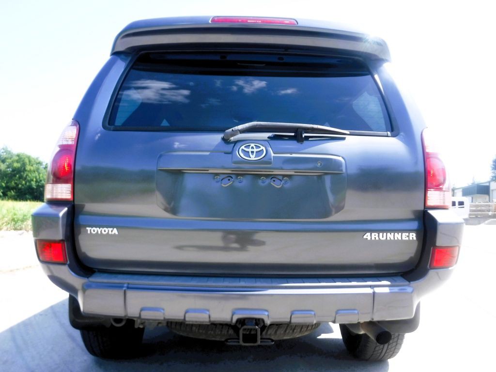 2005 Toyota 4Runner Image 17