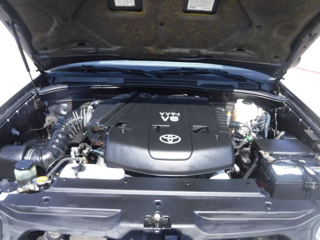 2005 Toyota 4Runner Image 21