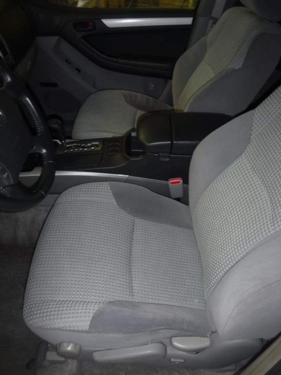 2005 Toyota 4Runner Image 25