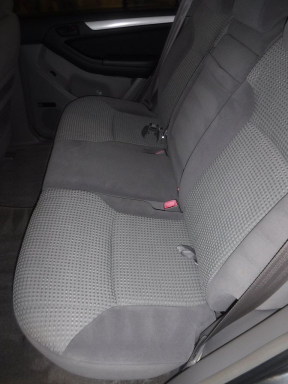 2005 Toyota 4Runner Image 31