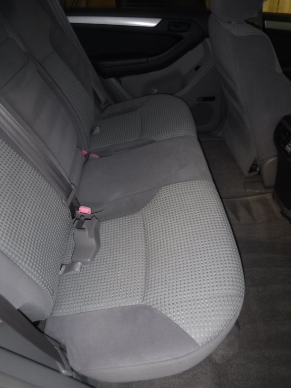 2005 Toyota 4Runner Image 32