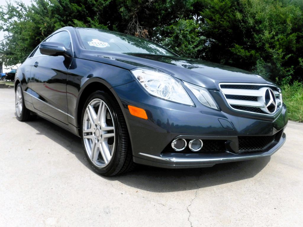 2010 Mercedes-Benz E-Class Image 3