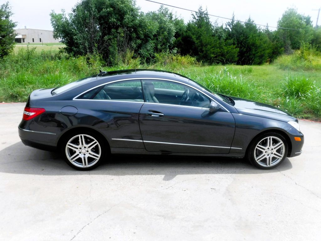 2010 Mercedes-Benz E-Class Image 4