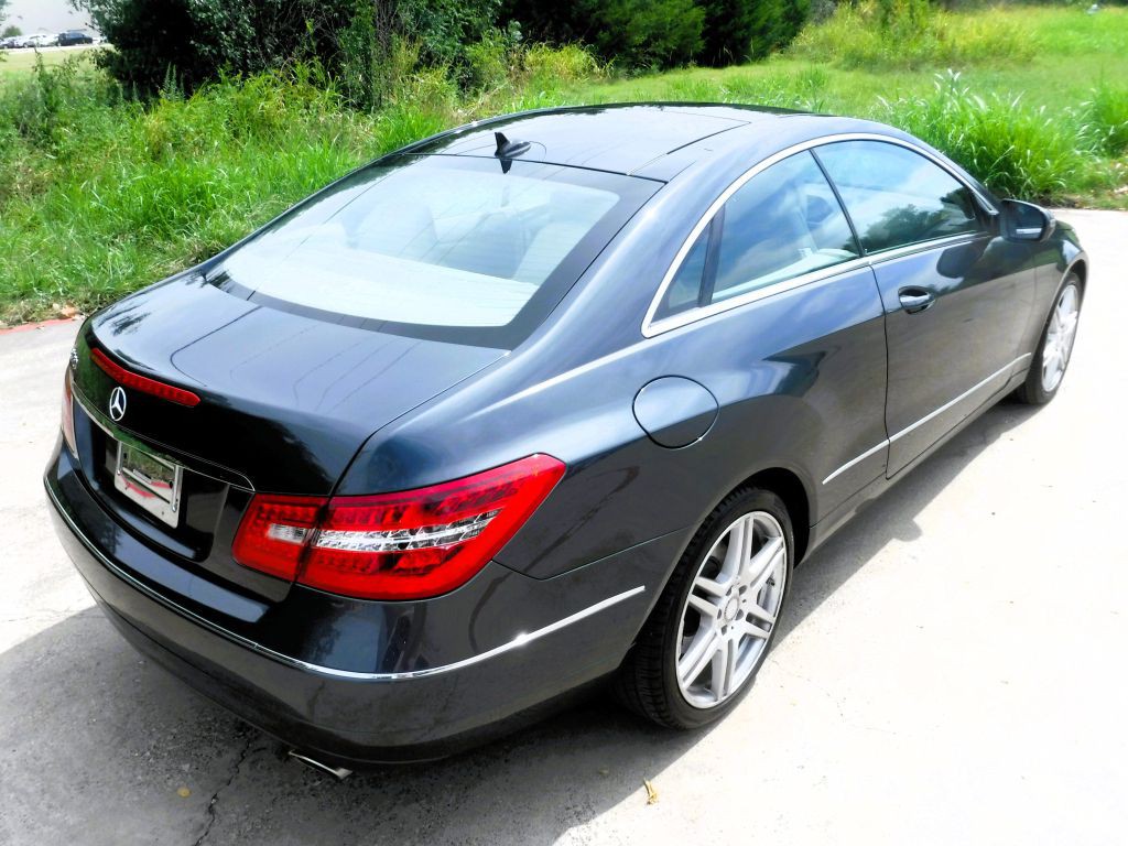 2010 Mercedes-Benz E-Class Image 6