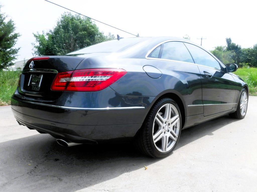 2010 Mercedes-Benz E-Class Image 7