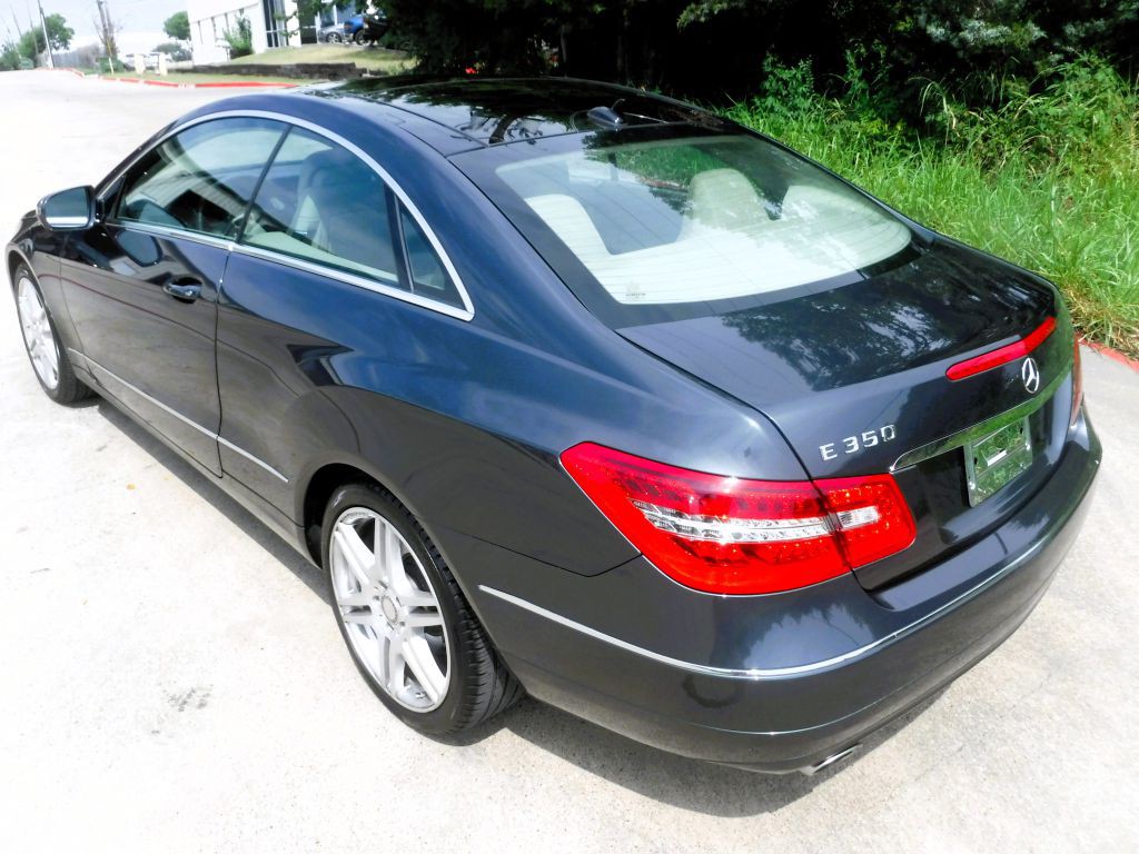 2010 Mercedes-Benz E-Class Image 12