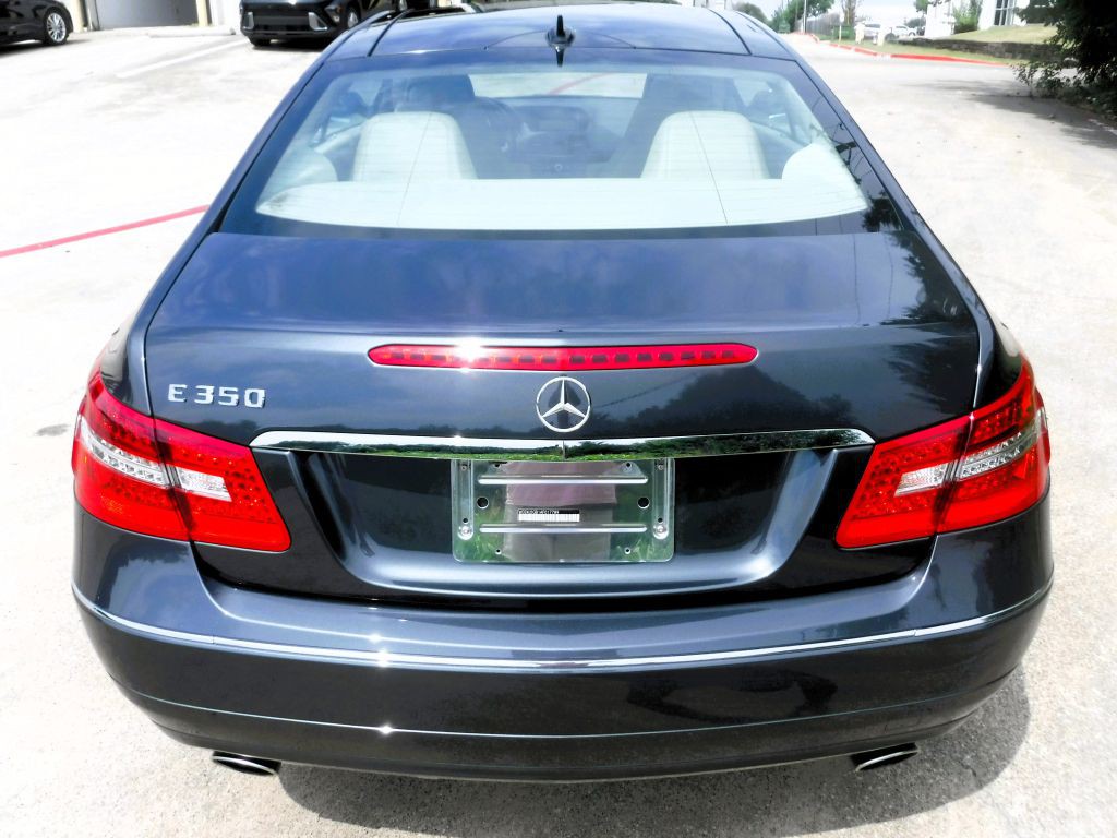 2010 Mercedes-Benz E-Class Image 16