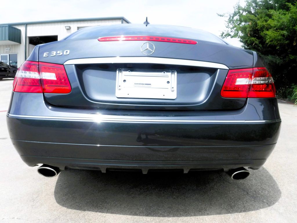 2010 Mercedes-Benz E-Class Image 17