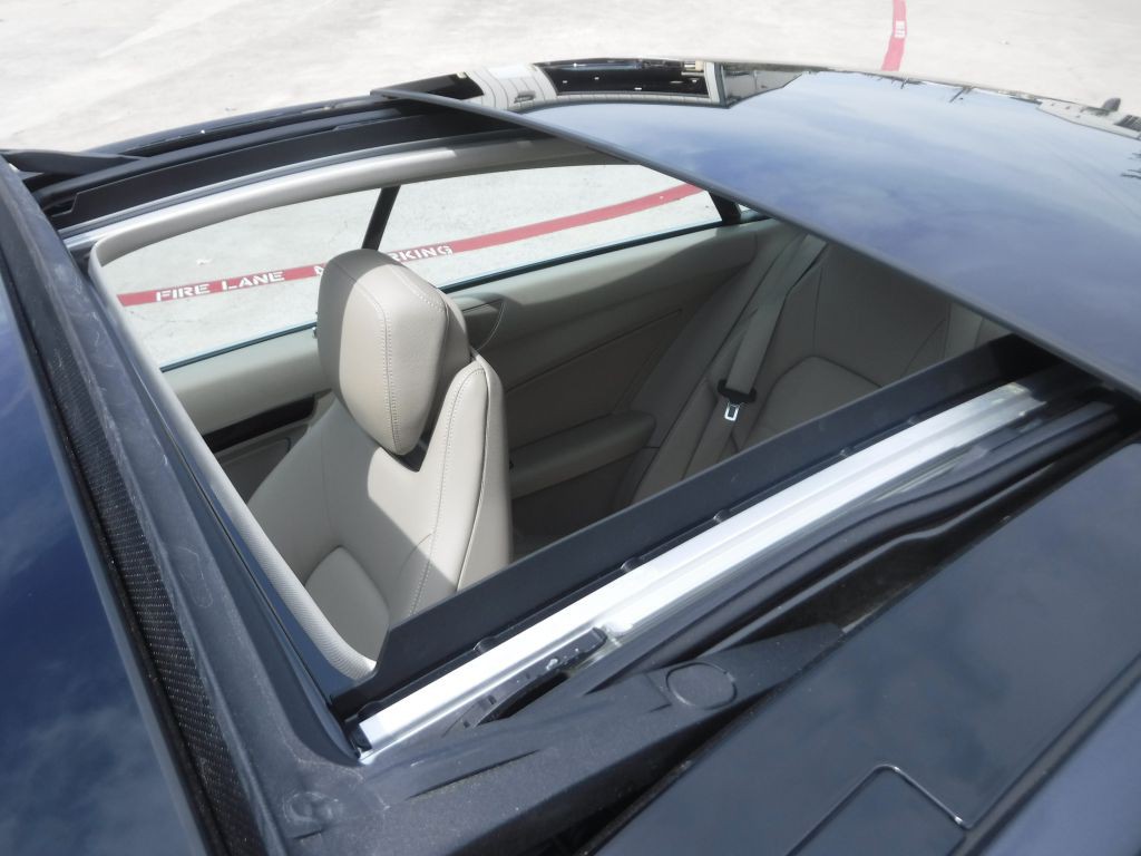 2010 Mercedes-Benz E-Class Image 18