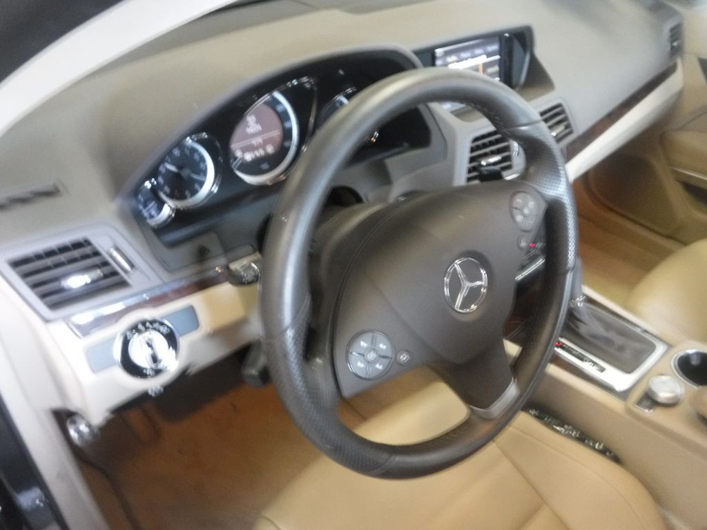 2010 Mercedes-Benz E-Class Image 25