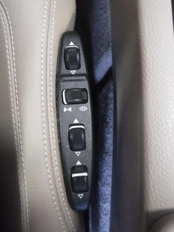 2010 Mercedes-Benz E-Class Image 42