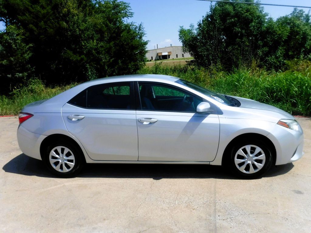2015 Toyota Corolla Image 4