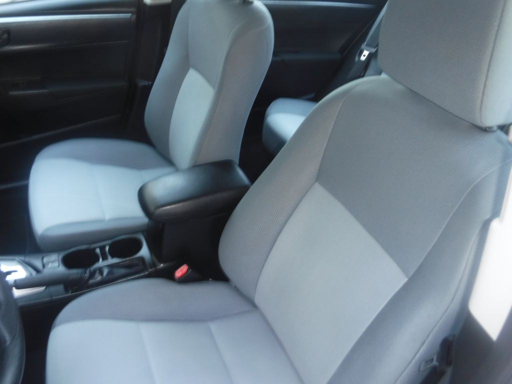 2015 Toyota Corolla Image 25