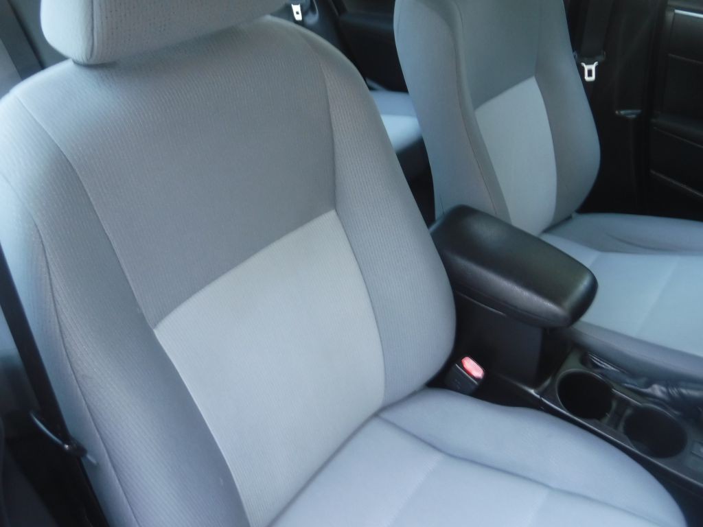 2015 Toyota Corolla Image 26