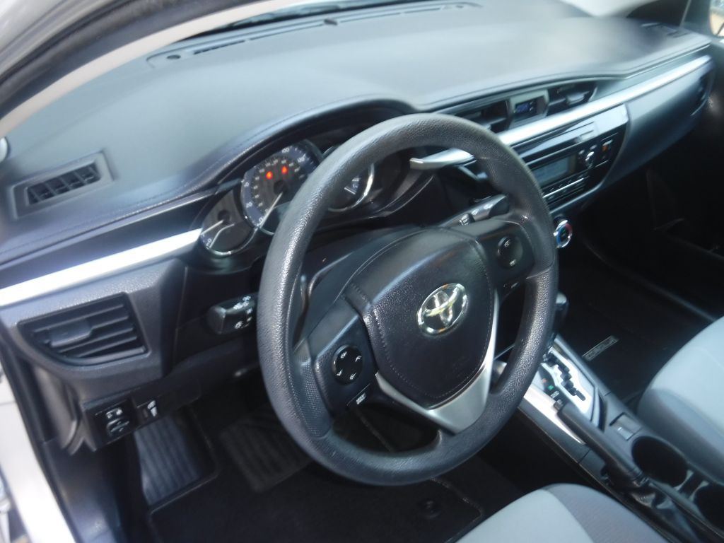 2015 Toyota Corolla Image 27