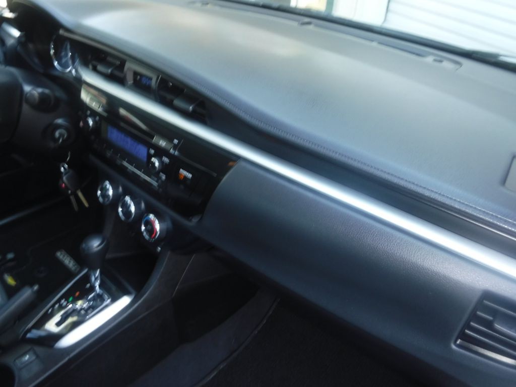 2015 Toyota Corolla Image 28