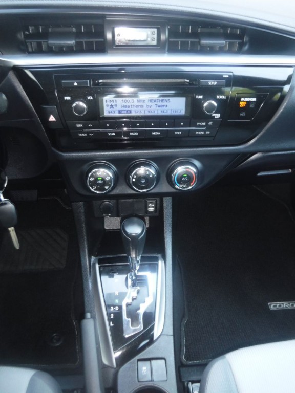 2015 Toyota Corolla Image 33