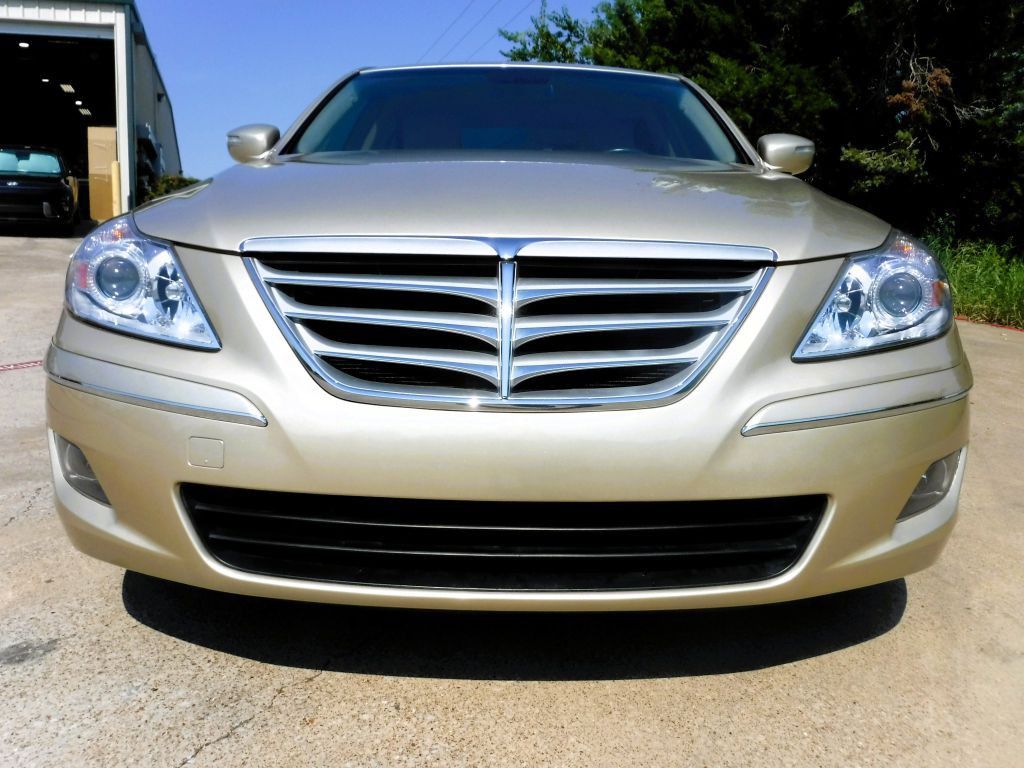 2011 Hyundai Genesis Image 15