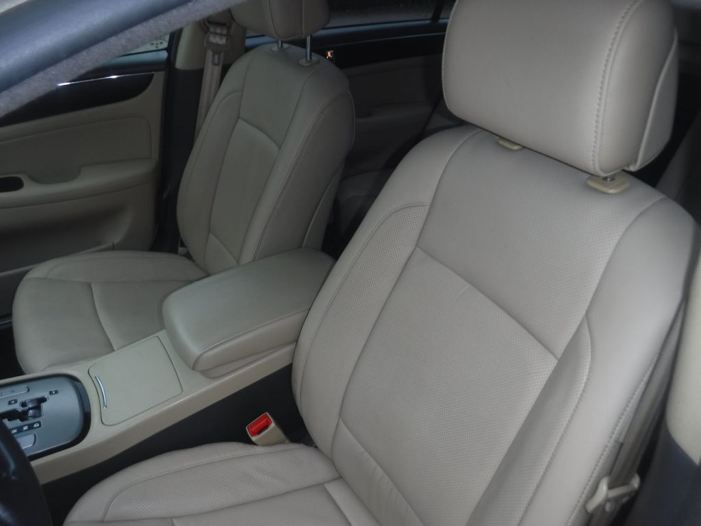 2011 Hyundai Genesis Image 22