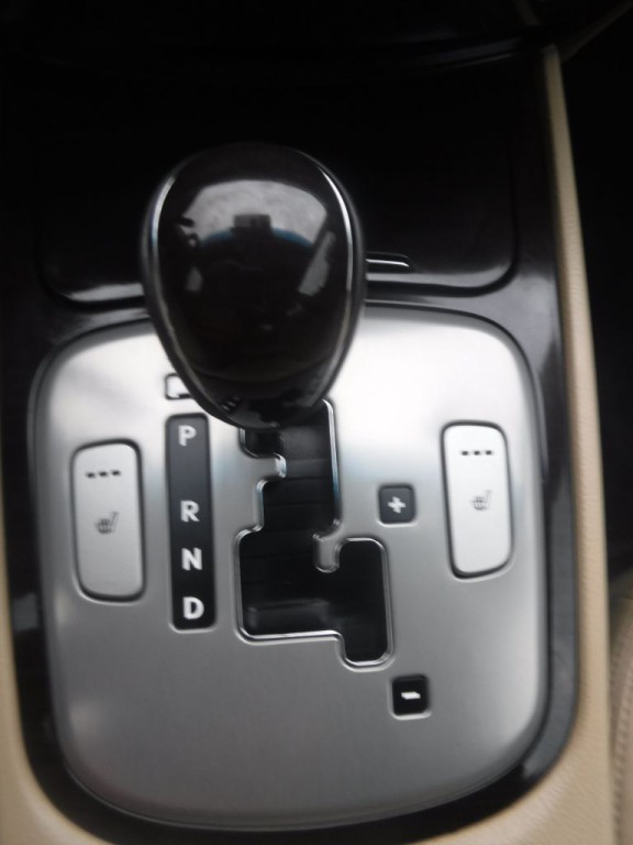 2011 Hyundai Genesis Image 36
