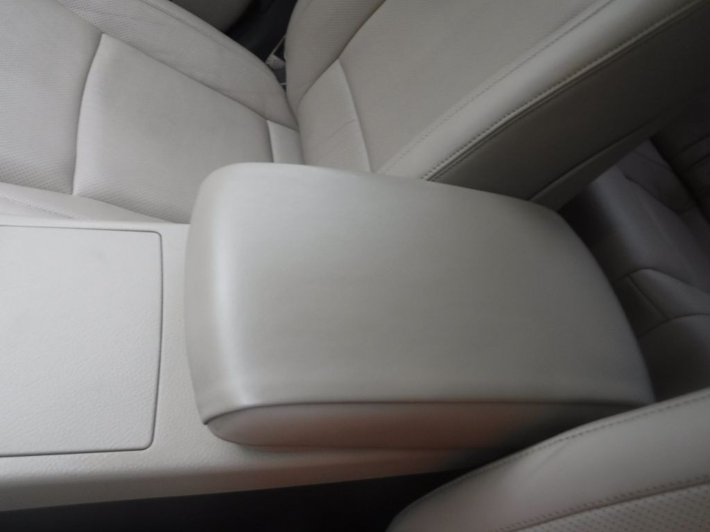 2011 Hyundai Genesis Image 42