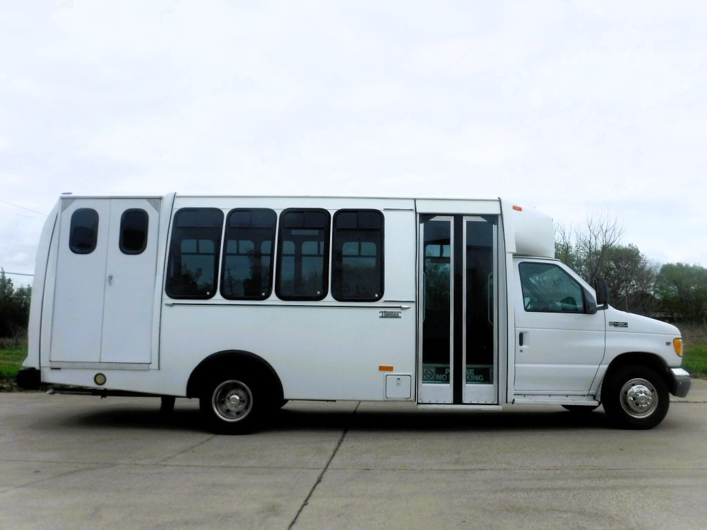2001 Ford Econoline Image 5