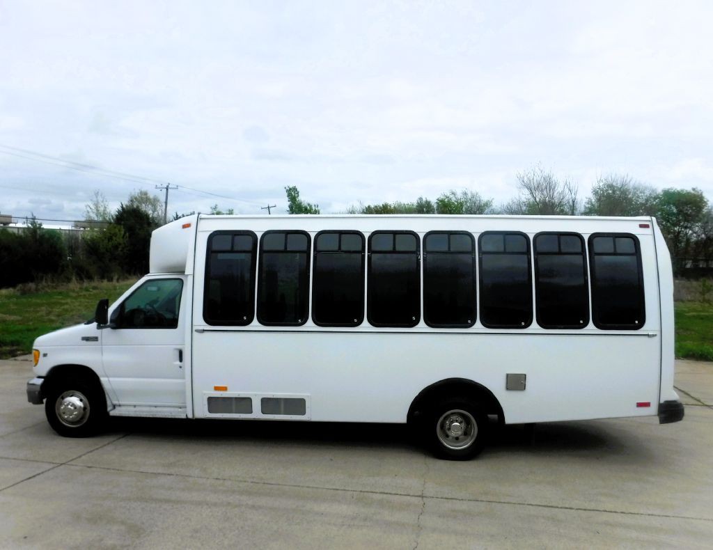 2001 Ford Econoline Image 15