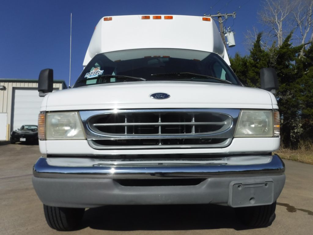 2001 Ford Econoline Image 20