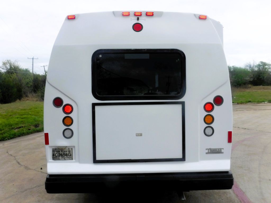 2001 Ford Econoline Image 21