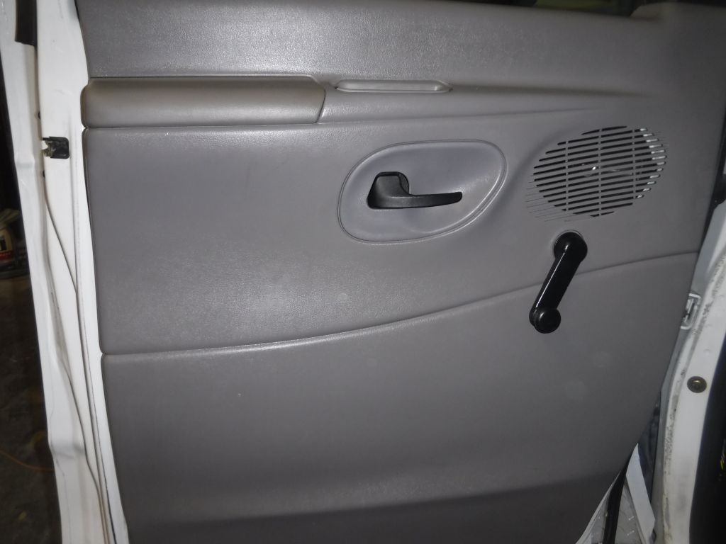 2001 Ford Econoline Image 43